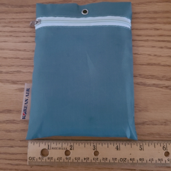 Mini Travel Pouch with Accessories - Picture 14 of 14